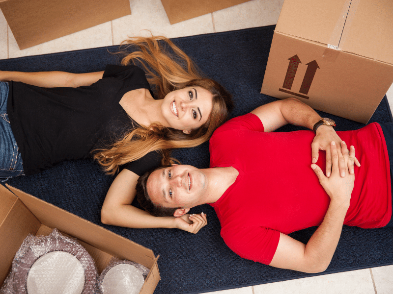 8 Smart Newlywed Moving Checklist Tips for Summer Moves