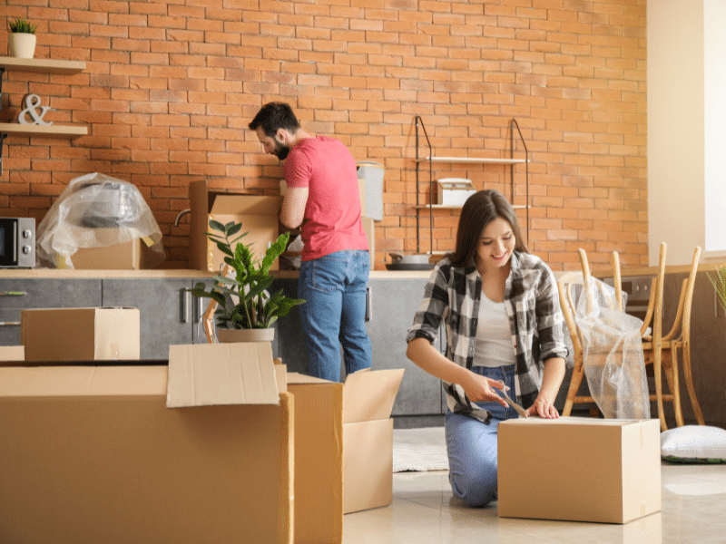 people on the move using packing advice