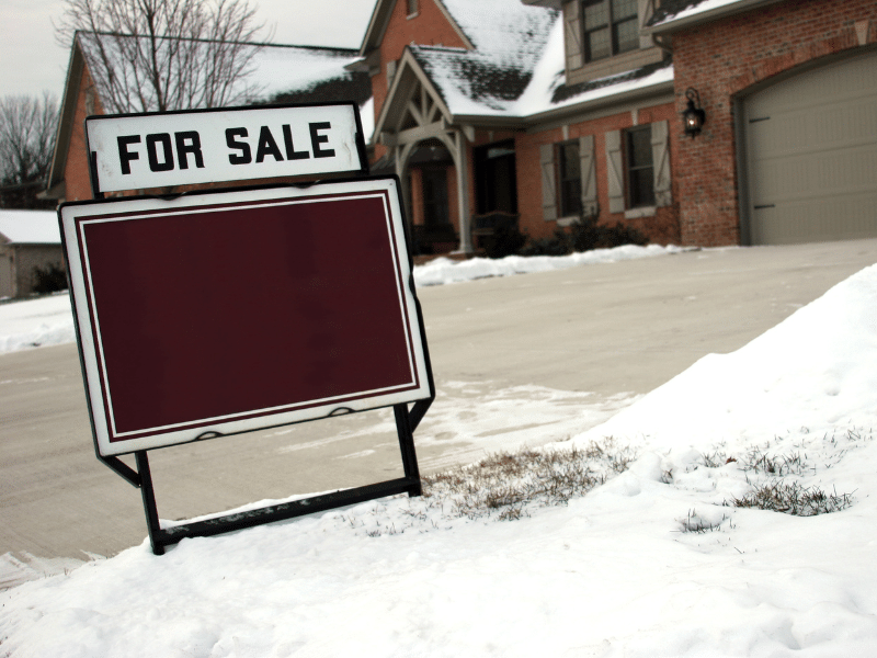 Making a New Year’s Resolution: To List Your House for Sale or Not?