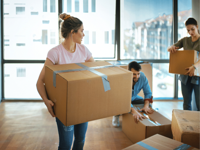 The Ultimate Guide: Moving in With Friends