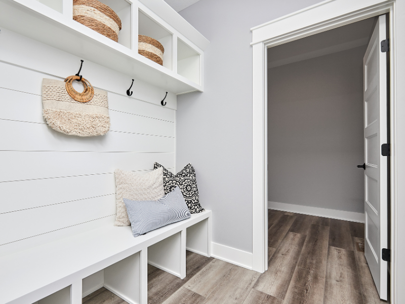 Mastering Mudroom Organization: Expert Tips