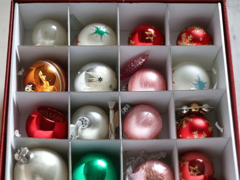 Tidying up the Holidays: 9 Tips for Organizing Your Seasonal Decor