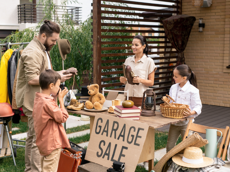 How to Hold a Garage Sale Before You Move