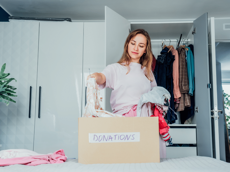 How to Declutter Effectively Before Moving