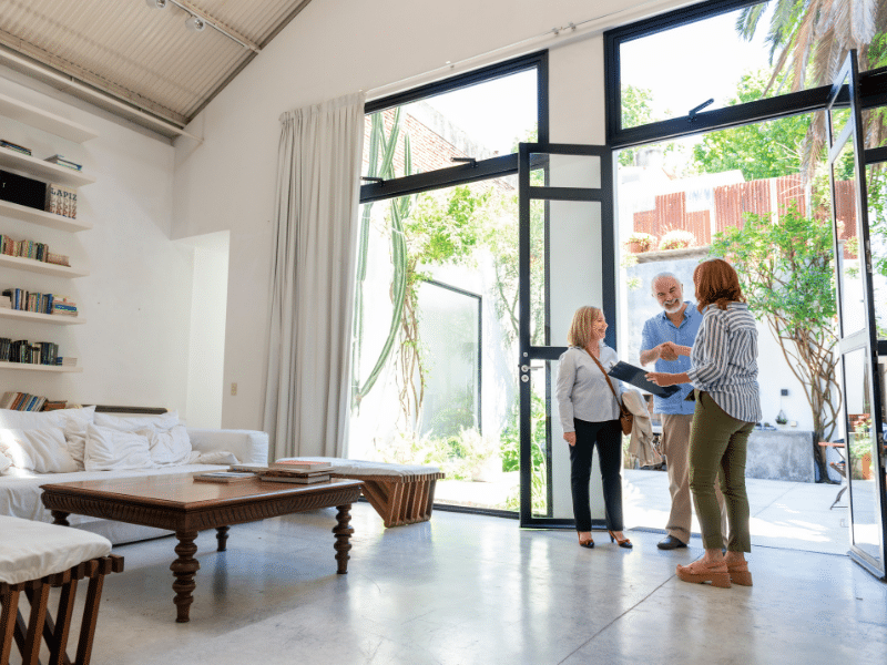miami real estate trends being explained by real estate agent