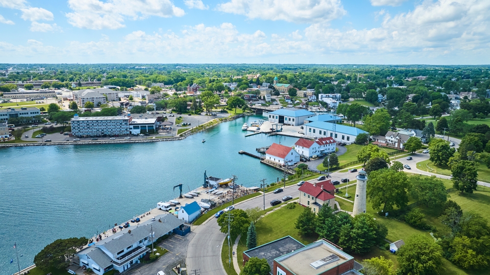 Best Neighborhoods in Kenosha for Families & Professionals