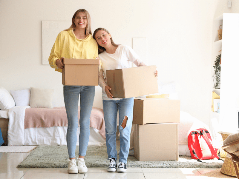 Guide to Successfully Moving in With Friends