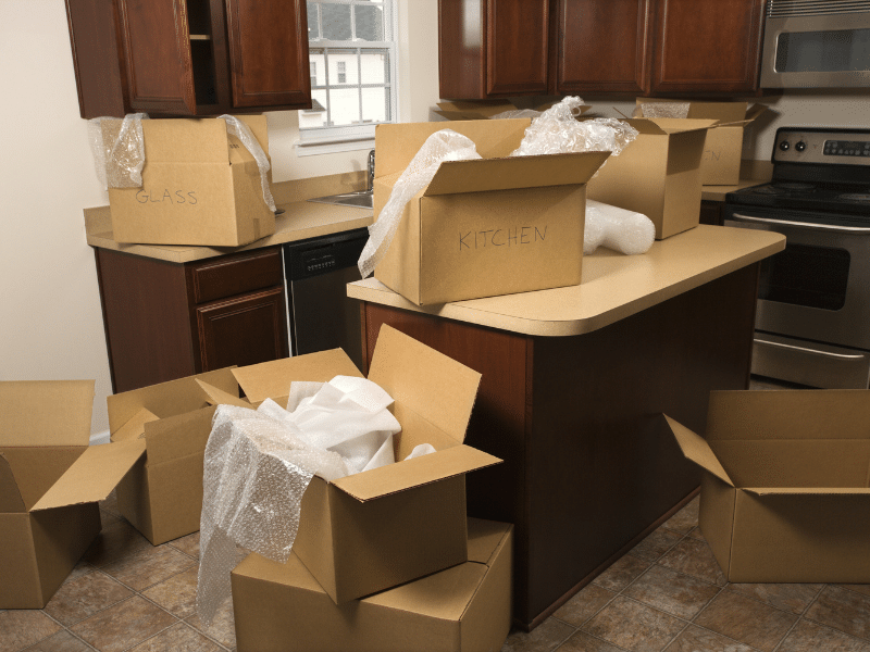 A Guide to Efficiently Packing up Your Kitchen