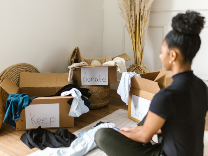 7 Strategies to Declutter Before Moving