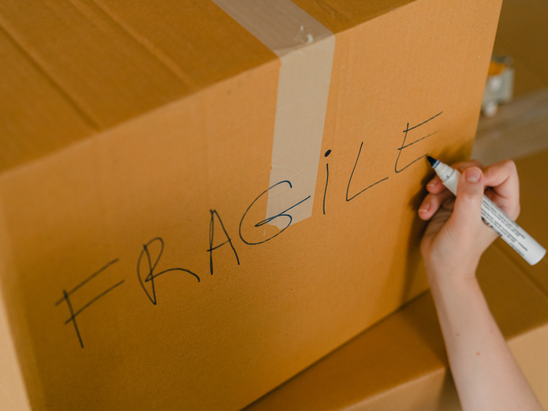 A Guide to Safely Packing Fragile Items