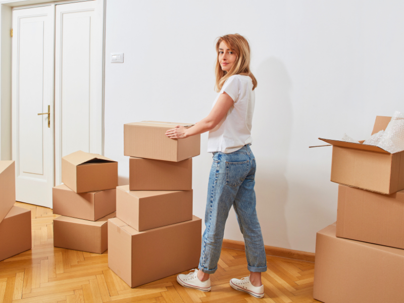 woman tackling her Summer Move