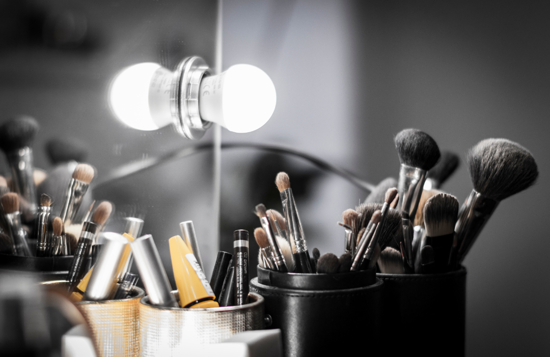 Let UNITS of Seattle Help You Start a Pop-Up Beauty and Makeup Salon