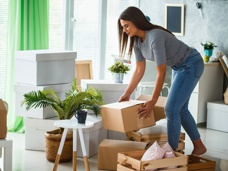 woman with excellent Moving Organization
