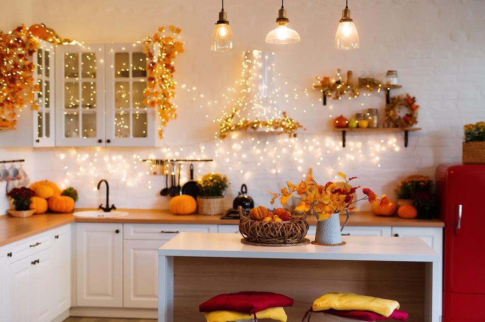 Hosting Thanksgiving? Here’s 3 Helpful Tips to Keep Your Space Organized for the Holidays