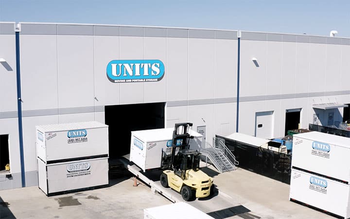 UNITS® warehouse storage, robo-unit loading into warehouse